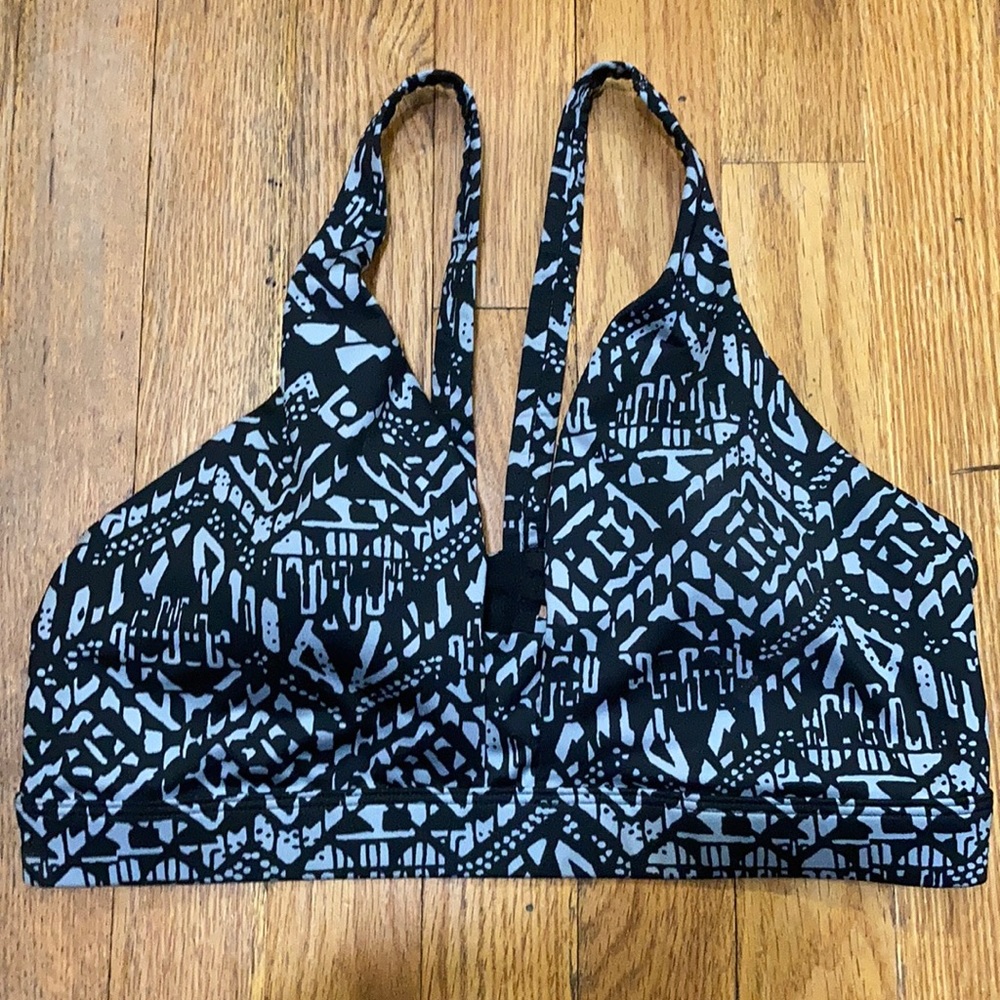 Victoria’s Secret L fashion sports bra